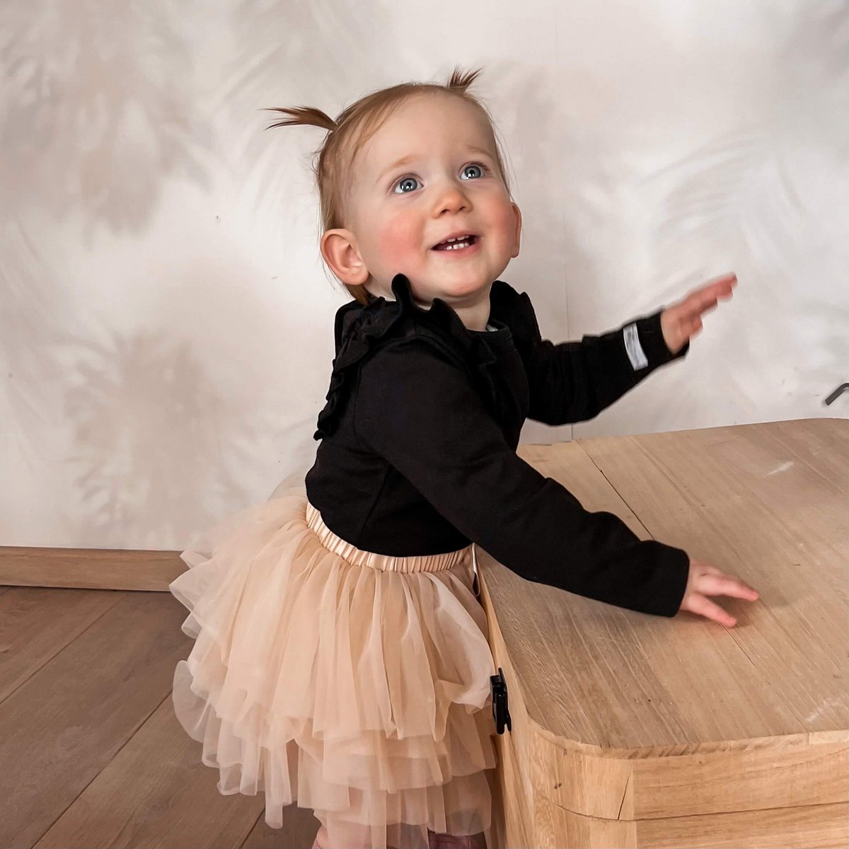 May Mays baby ruffle shirt Rosie zwart