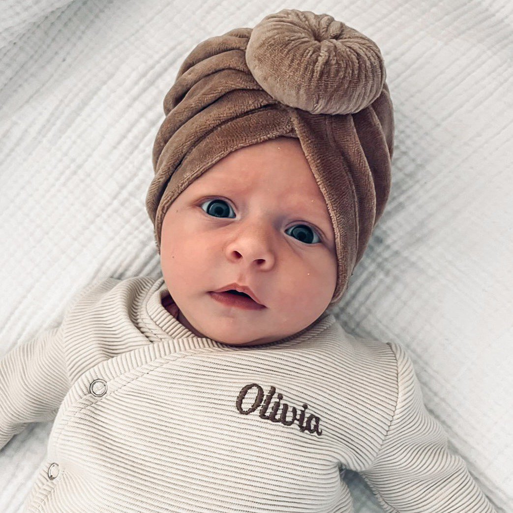 May Mays turban mutsje Mae velvet taupe