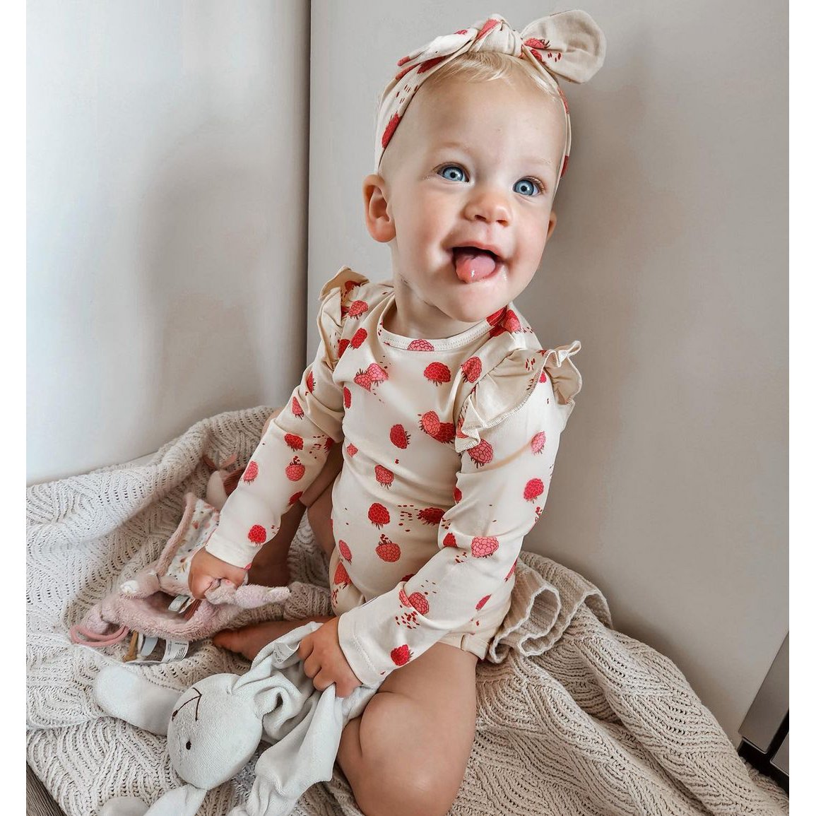 May Mays romper Bella ruffle frambozen