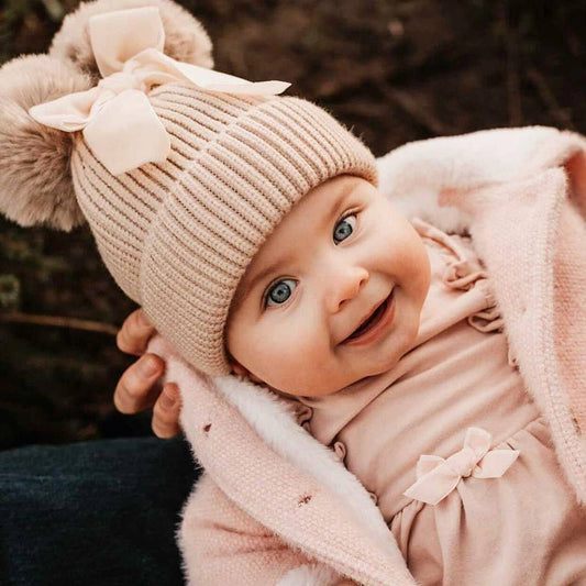May Mays wintermutsje Claire gebreid beige pompoms
