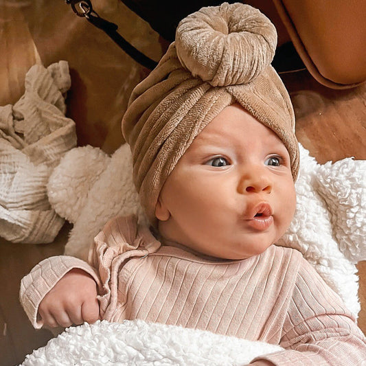 May Mays turban mutsje Mae velvet taupe