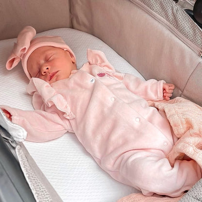 May Mays baby newborn mutsje Beau strik rib roze